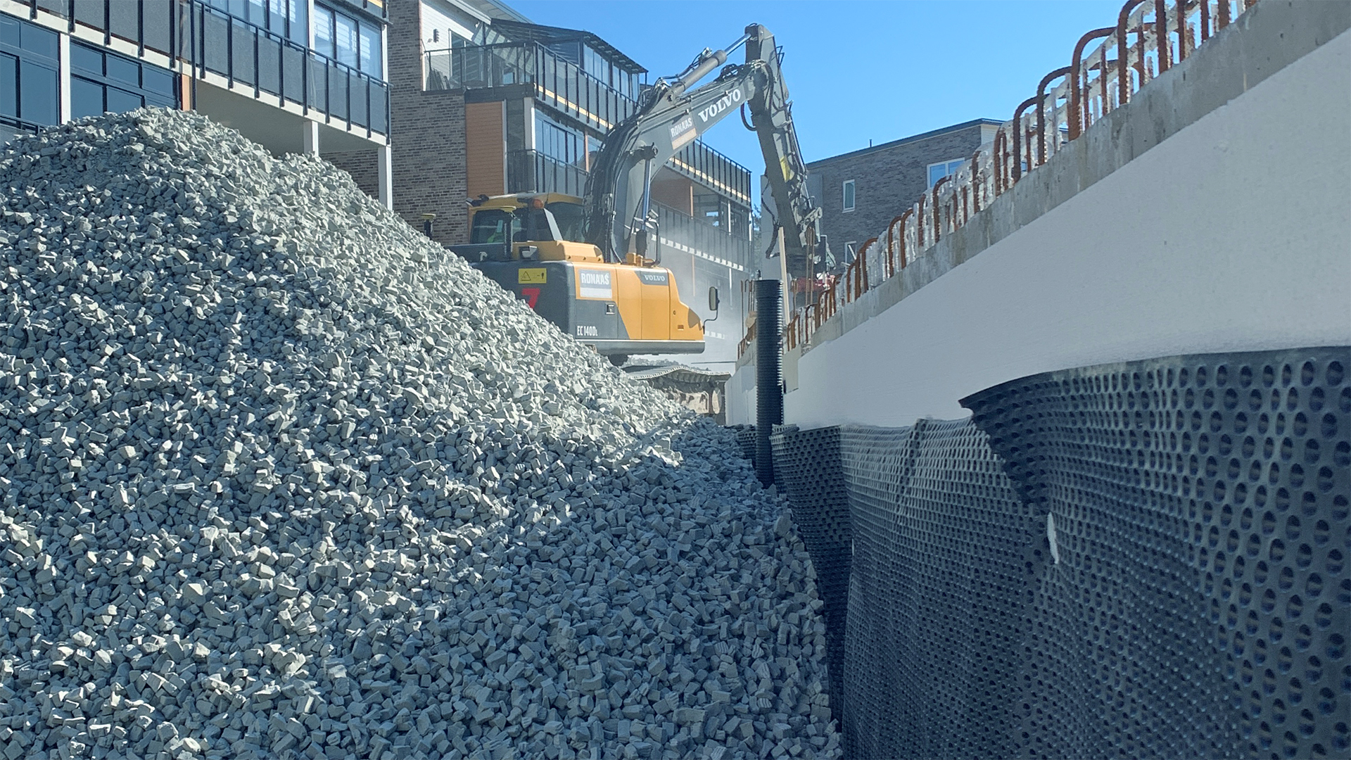 Dränering runt grund med Foamit Skumglas
